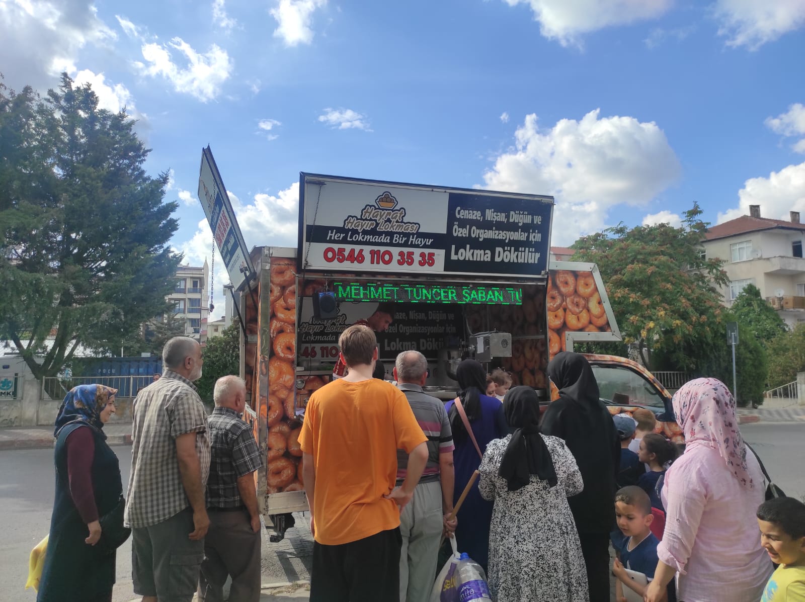 Lokmacı Hizmeti ve Dualarla Lokma İkramı