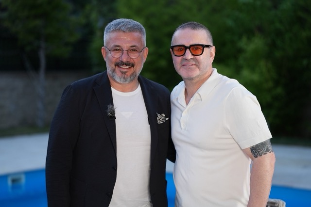 Şafak Sezer, Azad Medeni Kahraman’a sordu: “Kandırılıyor muyuz?”